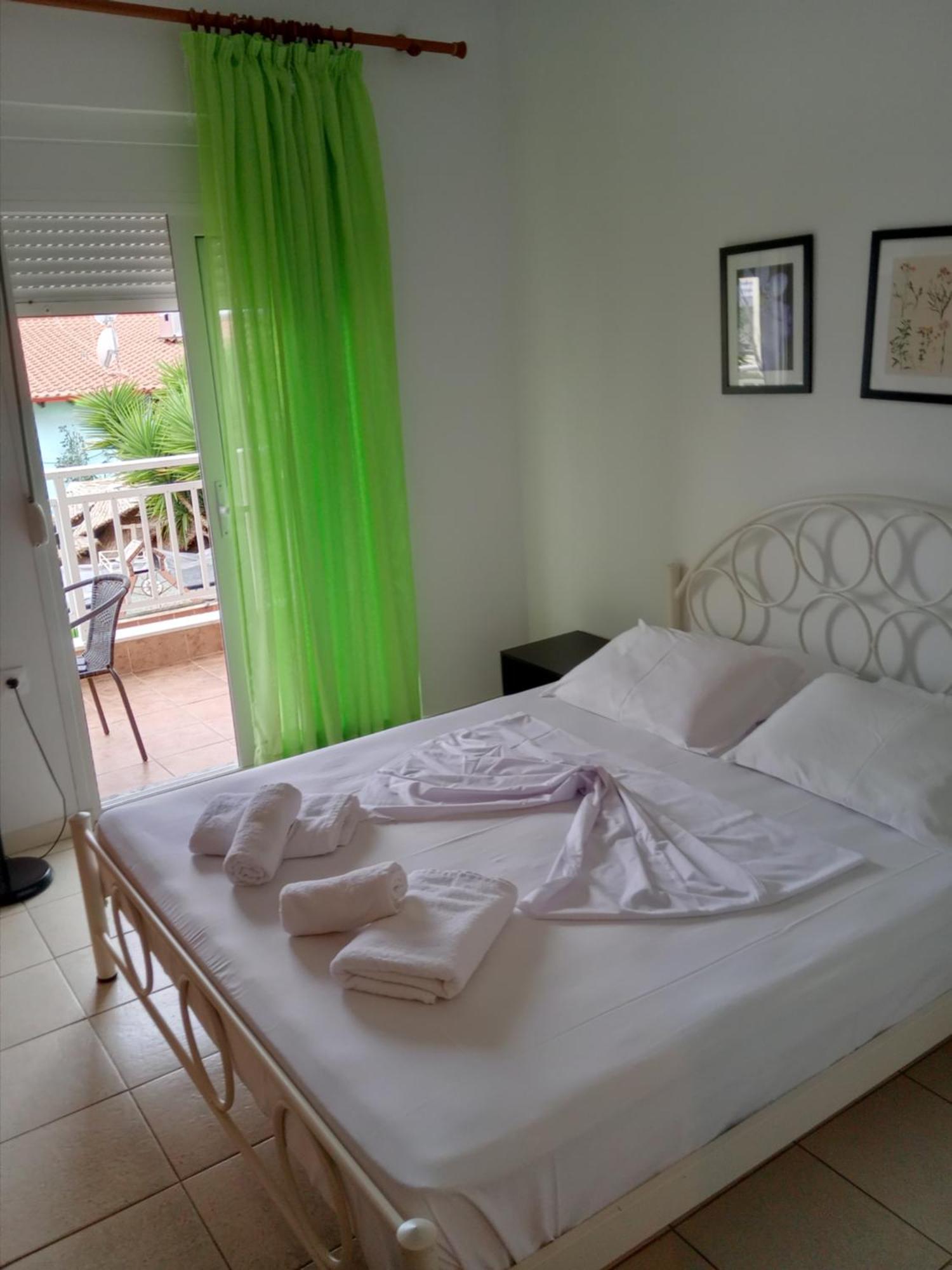 Irida Apartments Nea Skioni Dış mekan fotoğraf