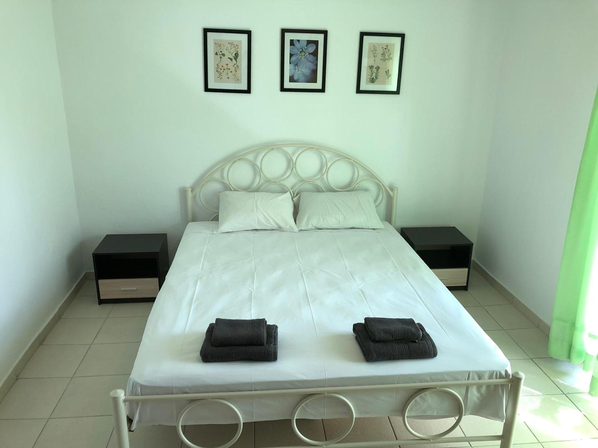 Irida Apartments Nea Skioni Oda fotoğraf