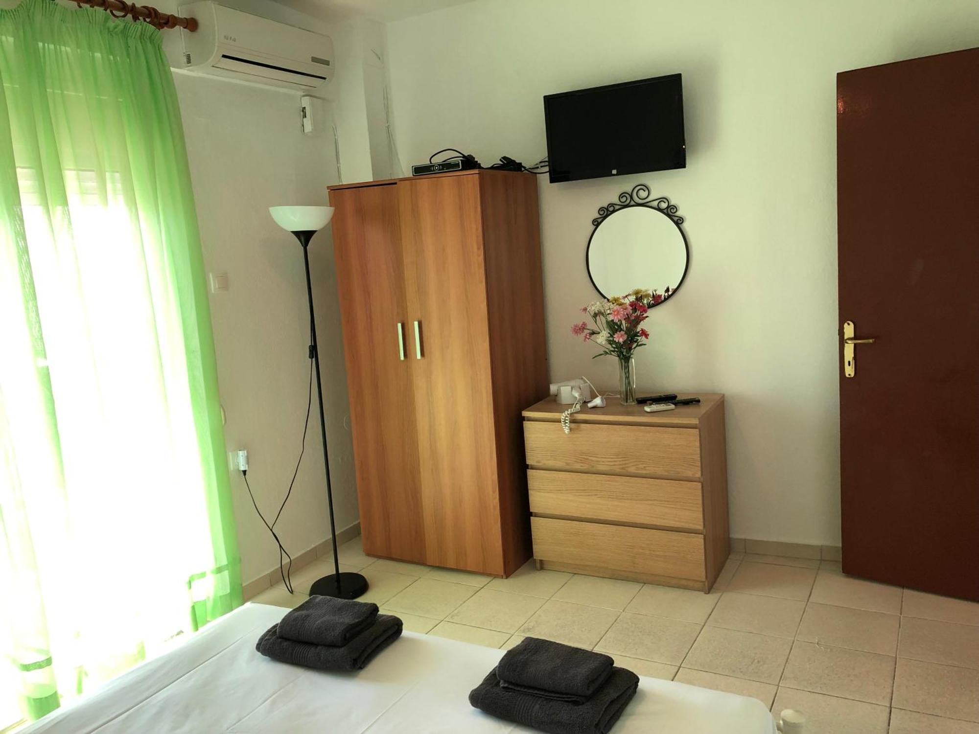 Irida Apartments Nea Skioni Oda fotoğraf